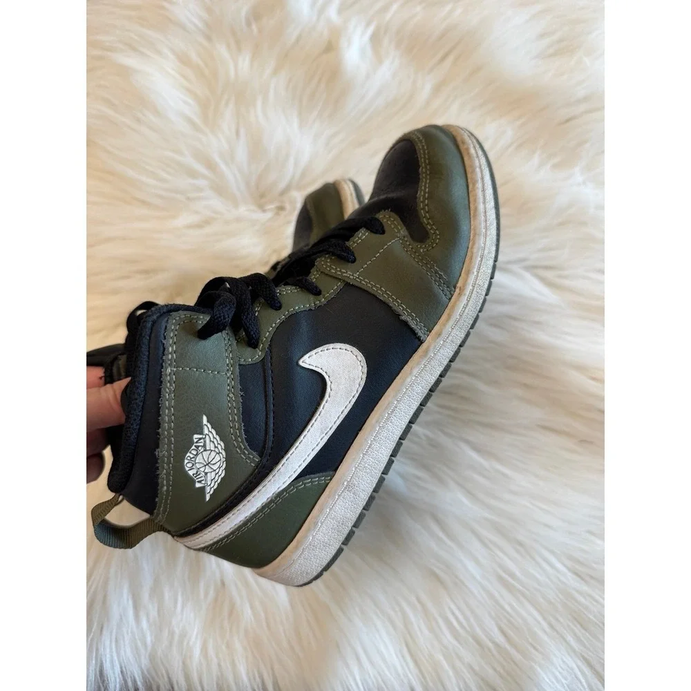 Nike Air‎ Jordan mid size 3Y green black GUC
